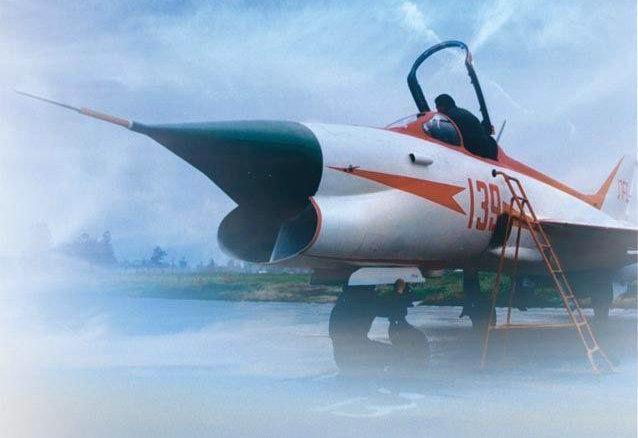 中国这款战机不到两年就首飞 解放军没花钱但