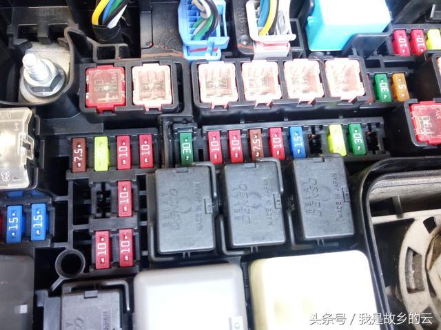 富康两天耗尽一块新电瓶: 提防暗电流对你爱