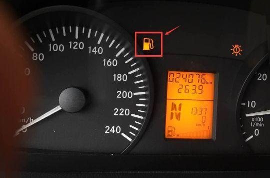 怎么看油箱多少升的 92600c629934b3da6c3adff5d0db9c58x540x355x21.jpeg