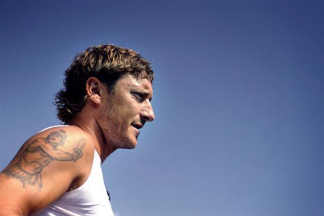 小贝纹身为孩子, 托蒂纹身为信仰, 伊布纹身却是