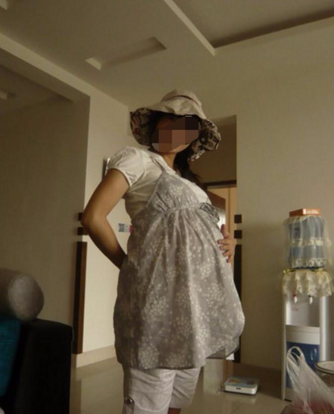 妈妈帮怀孕8个月的媳妇洗澡, 洗完出来就和儿子说, 叫