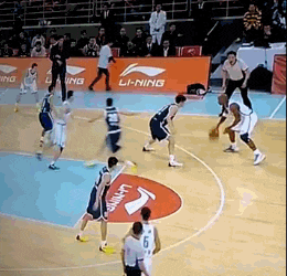 四种拜佛过人动图 马布里拜佛晃飞cba小伙子_篮球过人