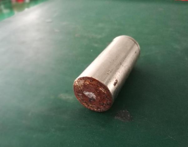 电池之都:锂电池漏液生锈成这样您见过吗?_电