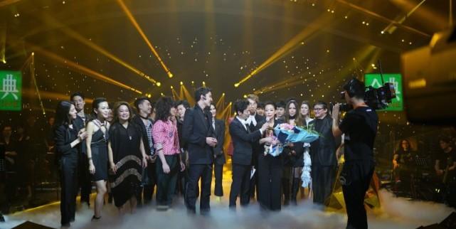 张碧晨圆《凉凉》梦小岳岳搞事情，《歌手》巅峰战更是场大狂欢