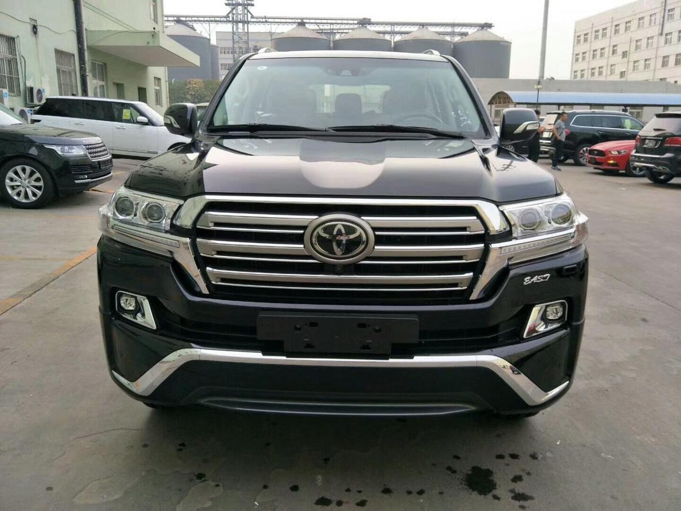 2017款中东版丰田兰德酷路泽5700VXR 顶配优惠6万_汽车江湖