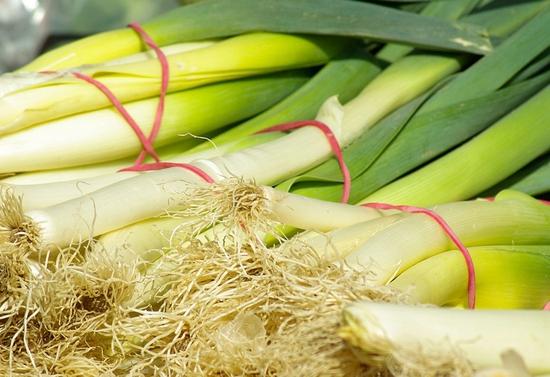 大葱不能和什么一起吃 这七类人禁止食用大葱