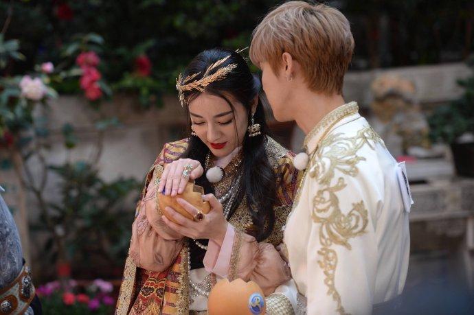 鹿晗与热巴婚纱照(3)