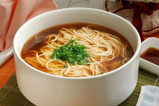 酒精过敏经常喝酒 喝酒后吃什么好? 吃碗面能