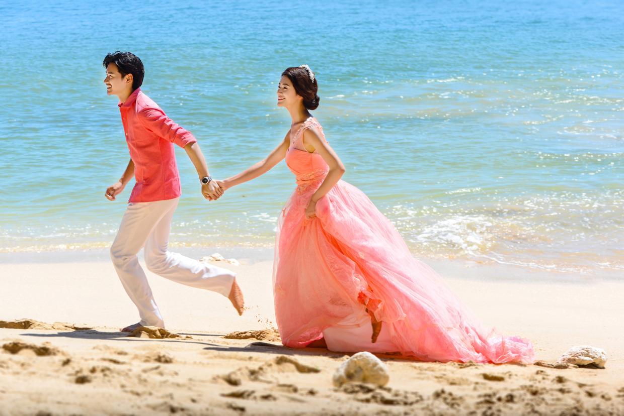 成都婚纱摄影教新娘如何贴双眼皮 贴出美丽大