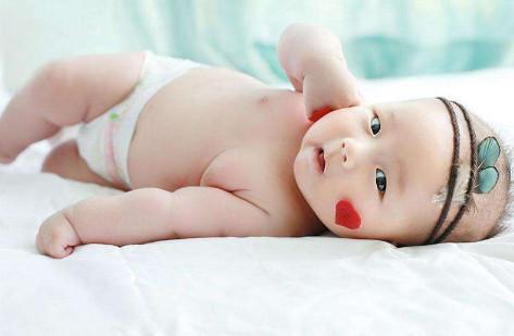 为什么孩子总喜欢在妈妈前面任性哭闹? 答案会让你暖心