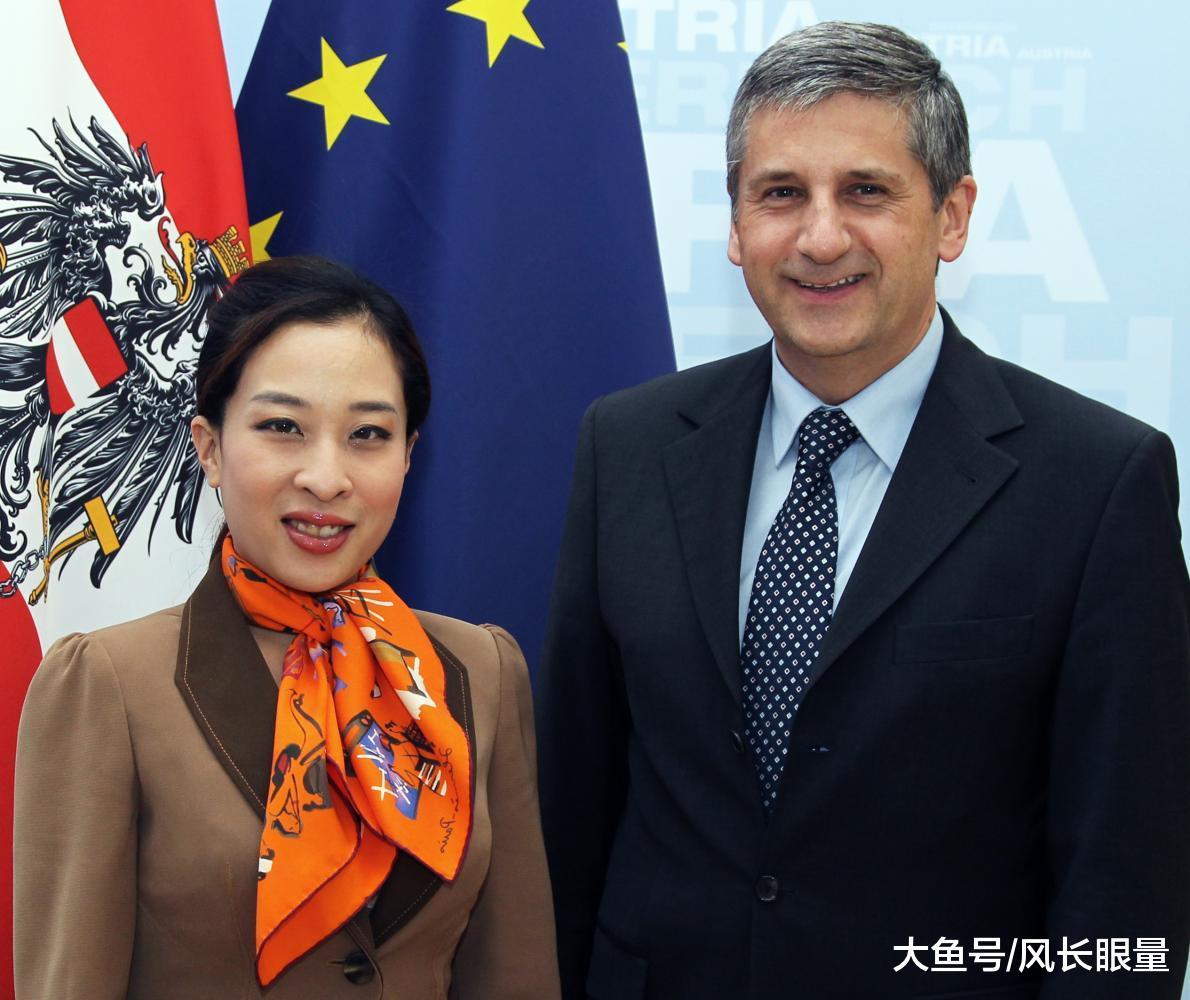 泰国国王有两个女儿，这是长公主