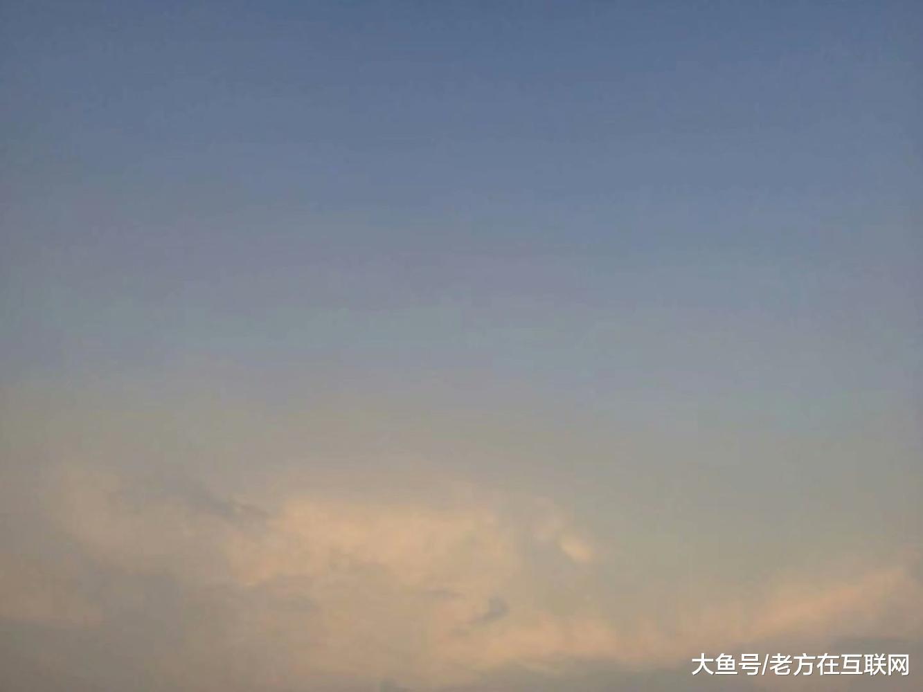 美国18岁少年迈克尔·费伊在新
