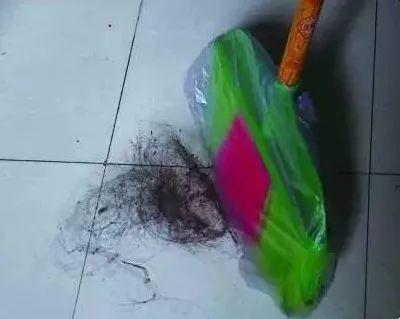 实用生活小妙招, 帮你摆脱被头发塞住的地漏口!