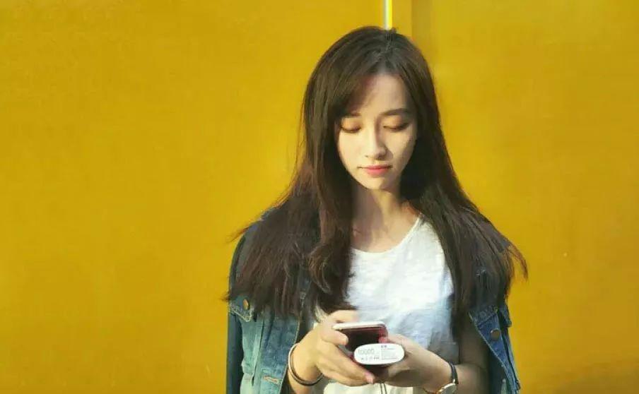 “我挺骄傲的, 因为我二十八岁还没结婚”