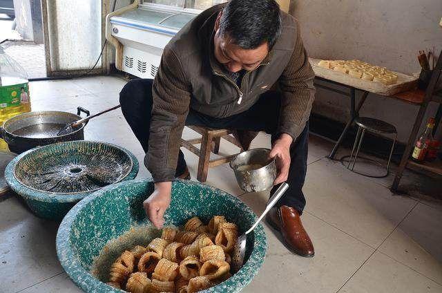 农村街上这款奇形怪状的甜食, 资深吃货也没见过!