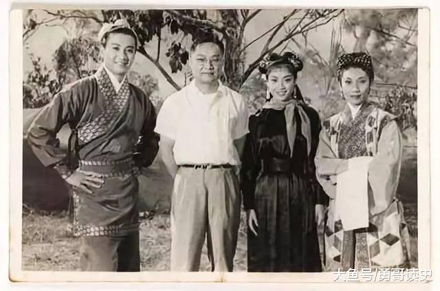 金庸在创办《明报》时，经常在给