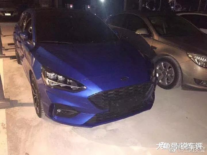 上海一家广告公司为拍摄福特新一