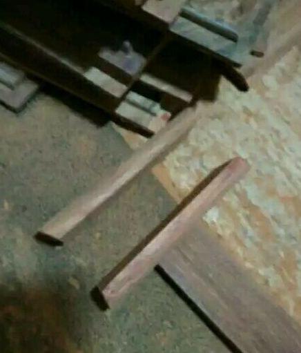 小伙跟师傅学做棺材, 做完后给师傅看, 师傅夸赞连连