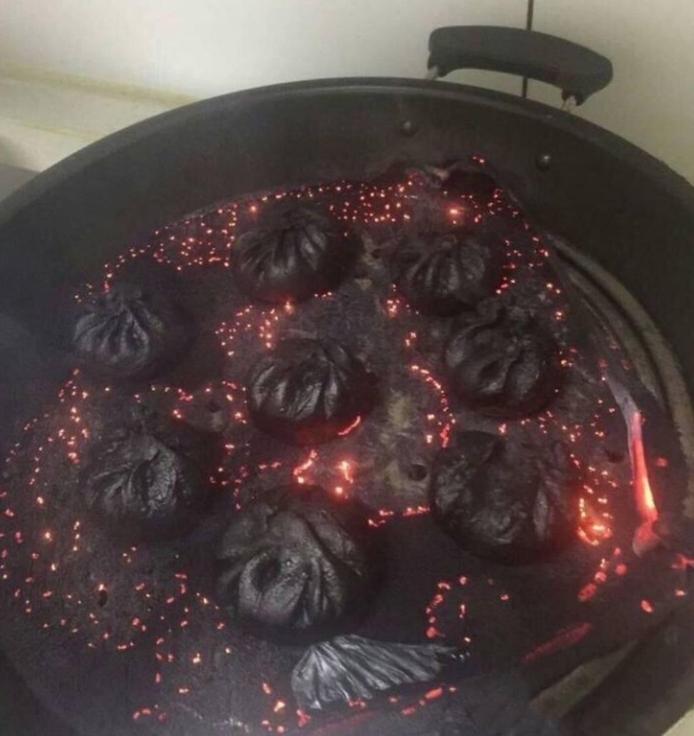 求求你别再做饭了, 厨房都要被你炸了!