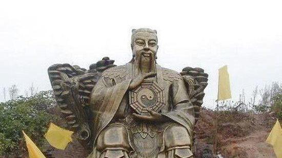 没想到他们三人既是上古三皇,又是医药之祖,被称之“药皇”