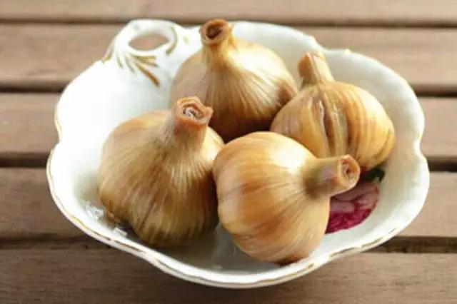 大蒜和配着它一起吃, 一辈子都不会得血栓, 胃病躲着你走!