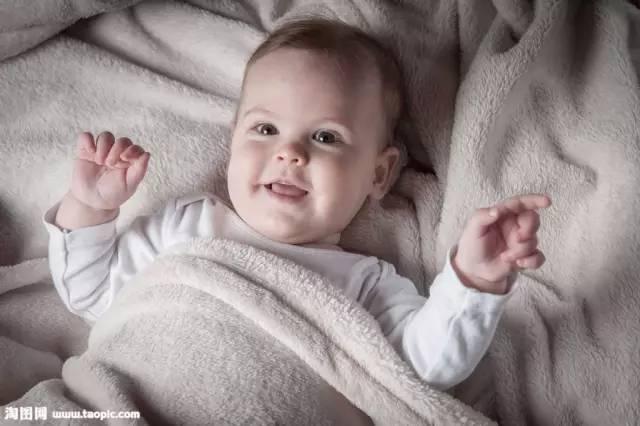 育儿百科: 母乳喂养的婴儿要怎么喂水?