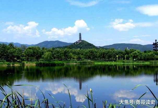 据一份资料显示，紫禁城里面有7