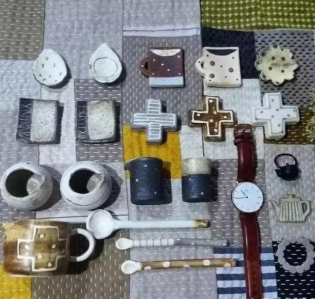 我们就喜欢住在乡下, 养花种菜, 哪儿都不去!