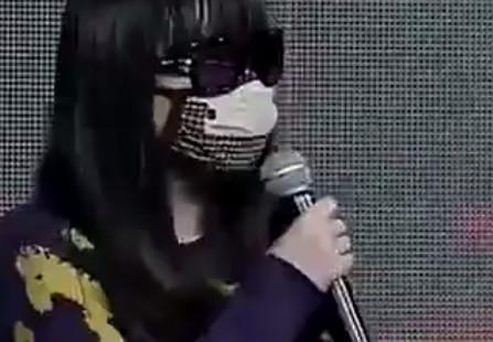 女大学生毕业后去找工作, 没有一家公司愿意用她, 得知原因, 大家都脸红不已