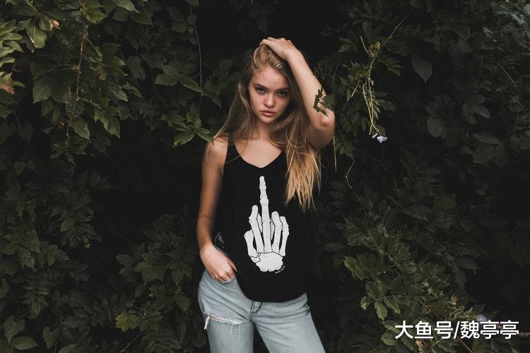 不爱你了的表现
二、总是说看你