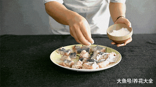 盐、白醋、牙膏、小苏打...8个生活妙用, 后悔现在才知道!