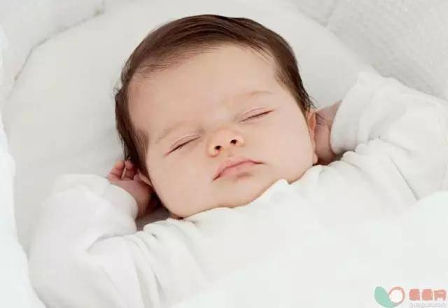 还在选择奶粉喂养? 那是你不知道喂母乳喂养对宝宝和妈妈的好处