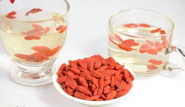 枸杞补肾养肾效果好, 但是忌与这2种食物一起吃, 很多人还不知道