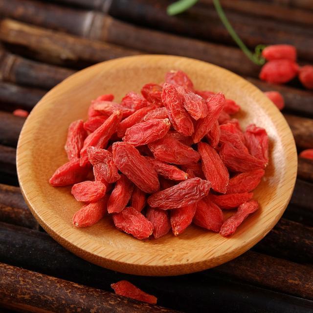 男人过了45体力不足, 别担心, 睡前吃点养人食物, 越来越有男人味