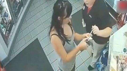 女顾客太嚣张看不起售货员出手打人