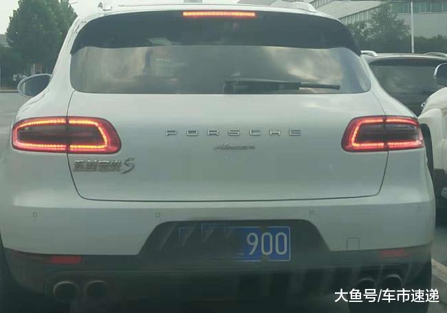 街头偶遇这么好的“秋名山神车”