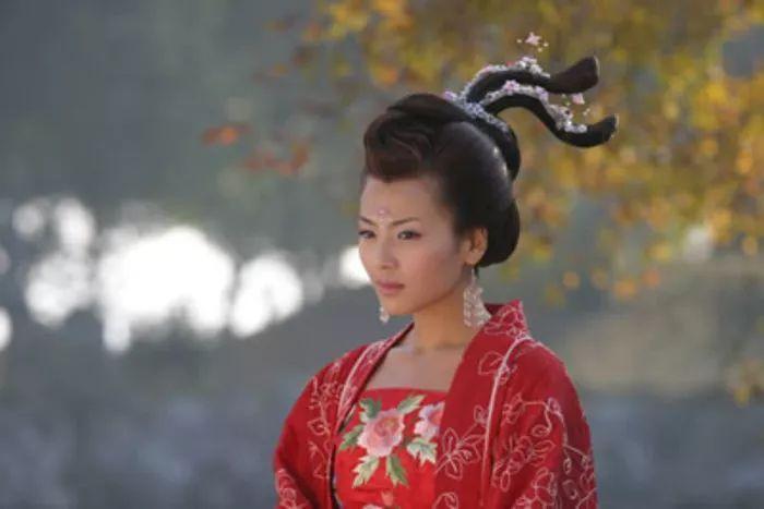 结婚十年后, 他爱上了妻子的亲妹妹