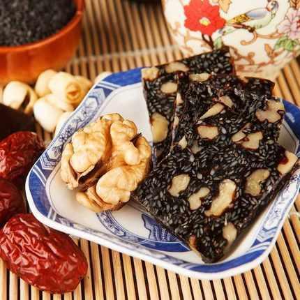 女人不想老太快, 常吃这些“碱性食物”, 补充胶原蛋白更显年轻活力