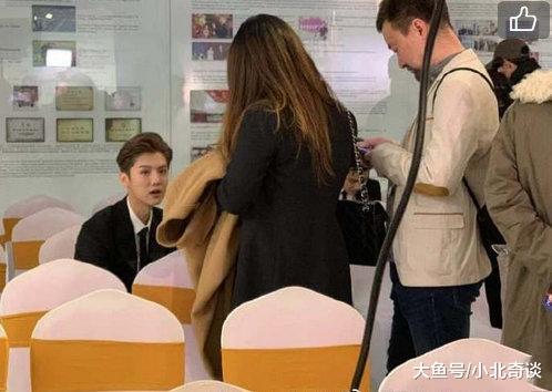华表奖路透关晓彤和鹿晗同框照片