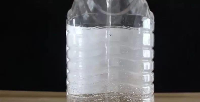 家里的空油桶别扔, 这样剪两刀, 呼啦啦就长出来一大片菜!