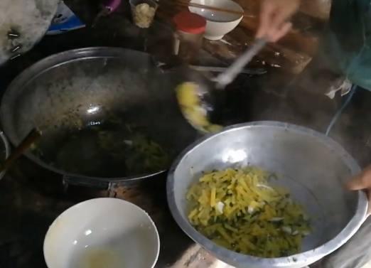 走出大山在城市工作的弟弟回山里看望姐姐, 她却只给他做了一个菜