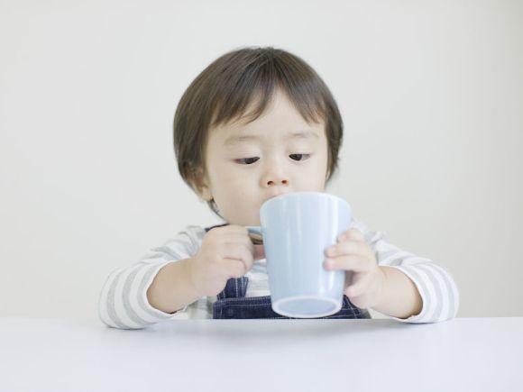 冬天, 孩子有这3种情况, 说明TA缺水了, 爸妈别忘了给孩子补水