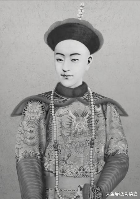 光绪皇帝即位时才4岁，连吃饭都