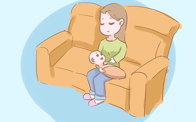 亲友聚会上和孩子同桌吃饭, 可别给孩子喂酒, 给孩子喂这些就行