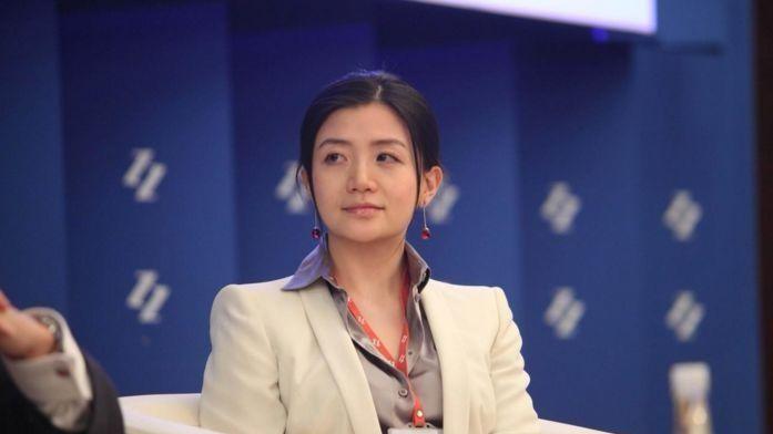 中国最美总经理: 身为80后, 30岁身价过百亿, 马云曾亲自邀请她