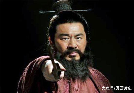 曹丕还没当皇帝时，曾经向一个人