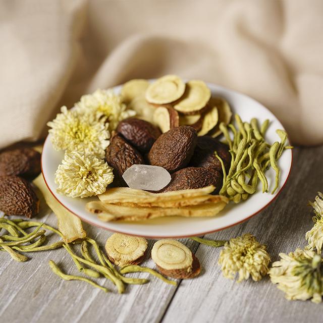 肺部“清道夫”来了, 喝水时加点这些食物, 清除肺部垃圾润肺止咳