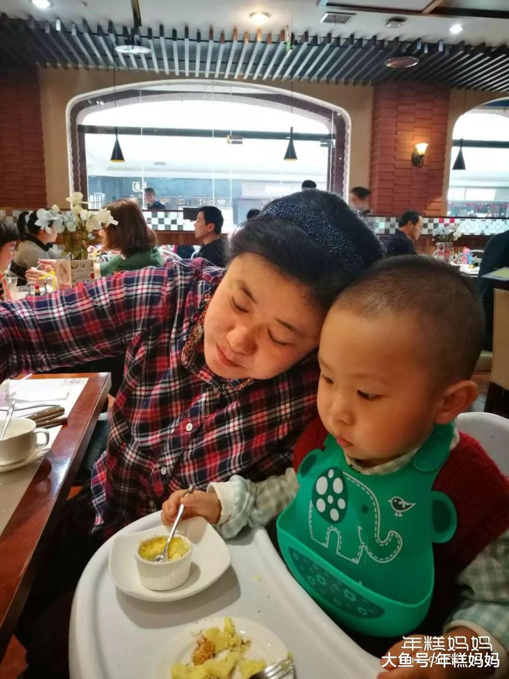 每周离家出走2次的外婆, 竟然变成了我的最强队友!