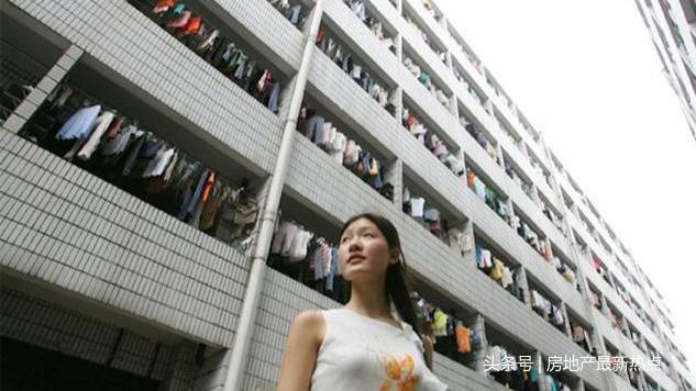 深圳十几万打工妹一个比一个漂亮, 这个姑娘被评为“最美厂花?