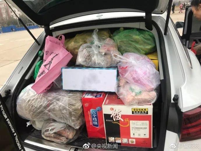 “我妈可能觉着我在外面会饿死”, 笑着笑着就哭了……